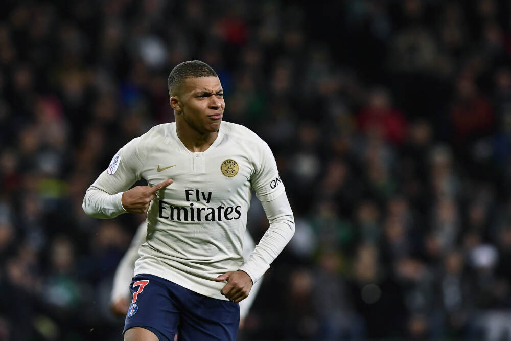 不盲目免签！阿斯：科纳特 于帕 内维斯3人被推荐给皇马均遭拒绝